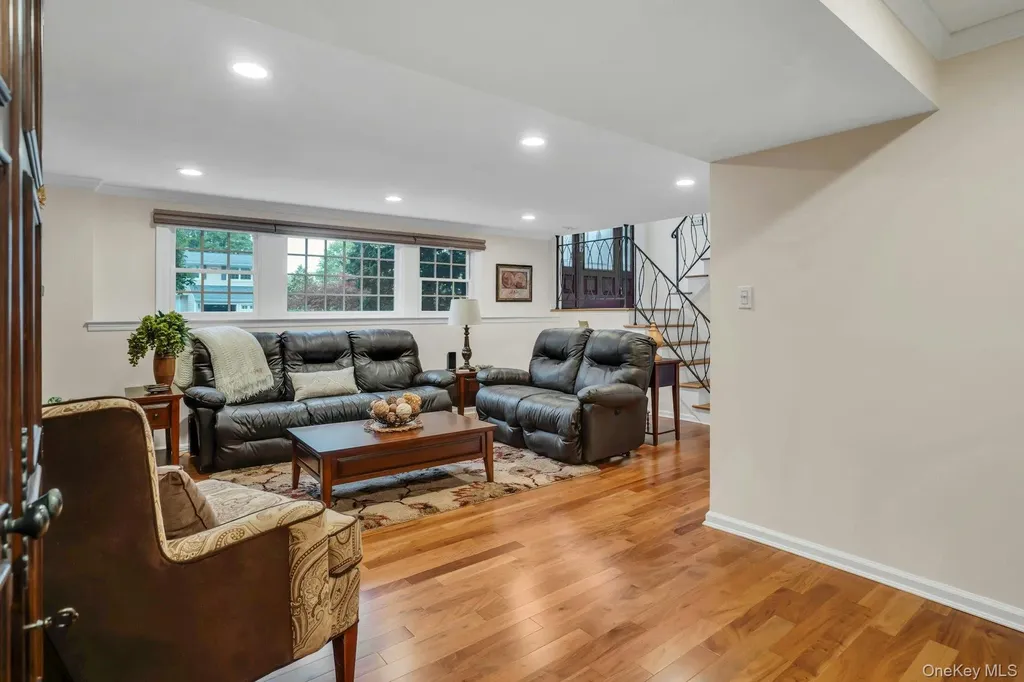 22 Abbey Drive Commack NY 11725