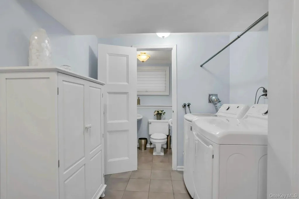 22 Abbey Drive Commack NY 11725