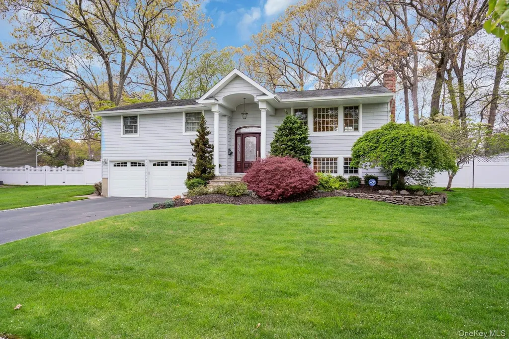 22 Abbey Drive Commack NY 11725