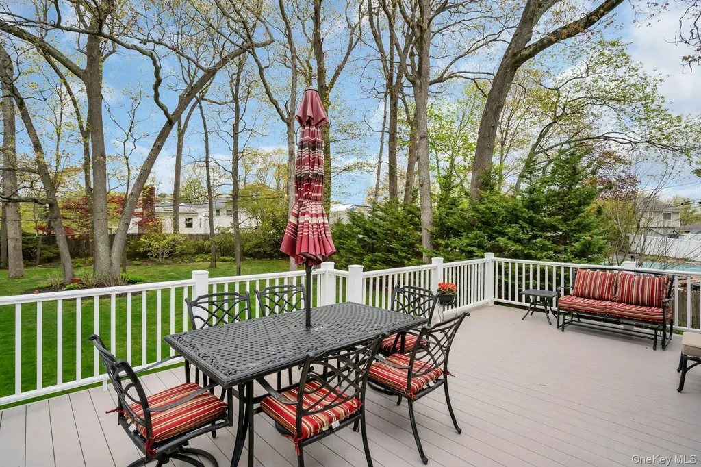 22 Abbey Drive Commack NY 11725