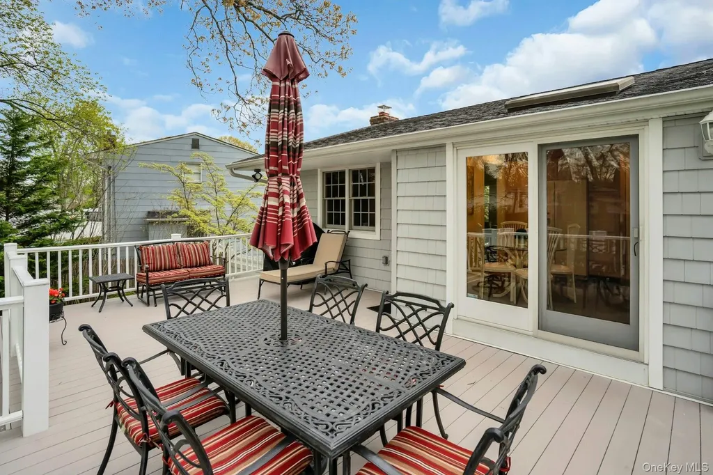 22 Abbey Drive Commack NY 11725