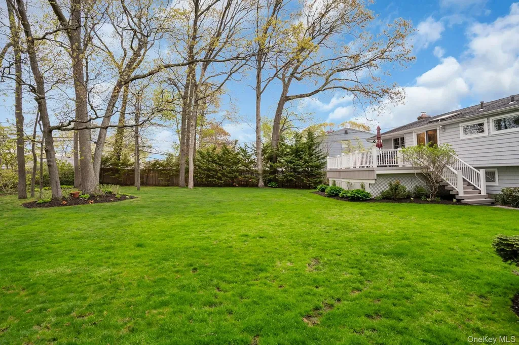 22 Abbey Drive Commack NY 11725