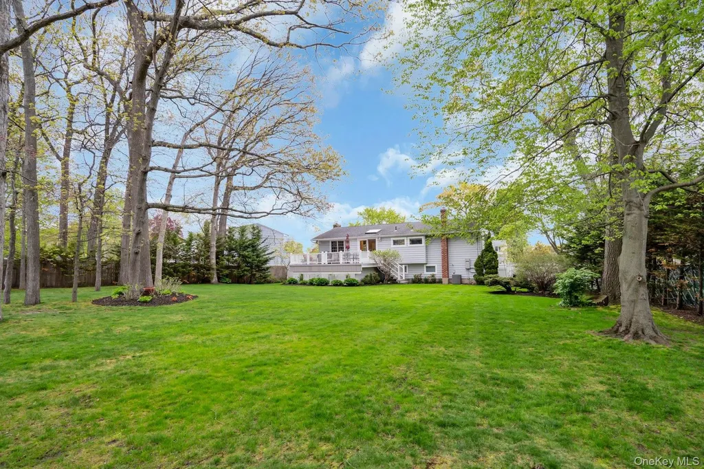 22 Abbey Drive Commack NY 11725