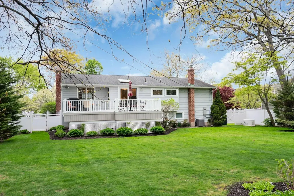22 Abbey Drive Commack NY 11725