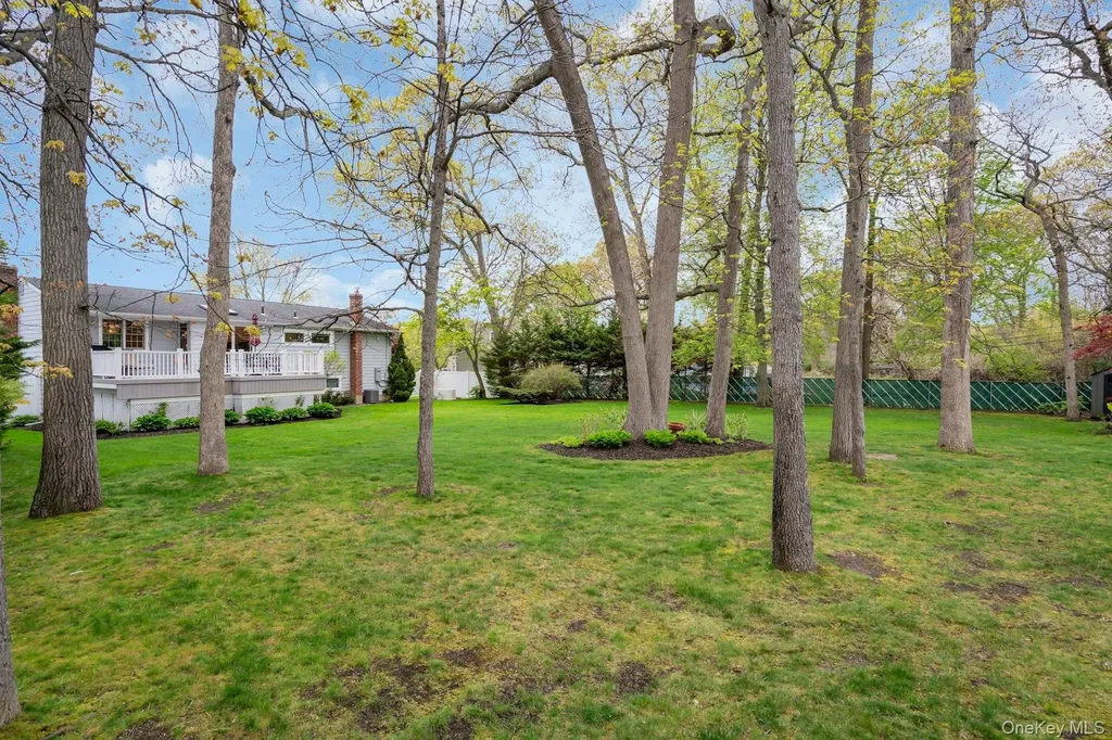 22 Abbey Drive Commack NY 11725