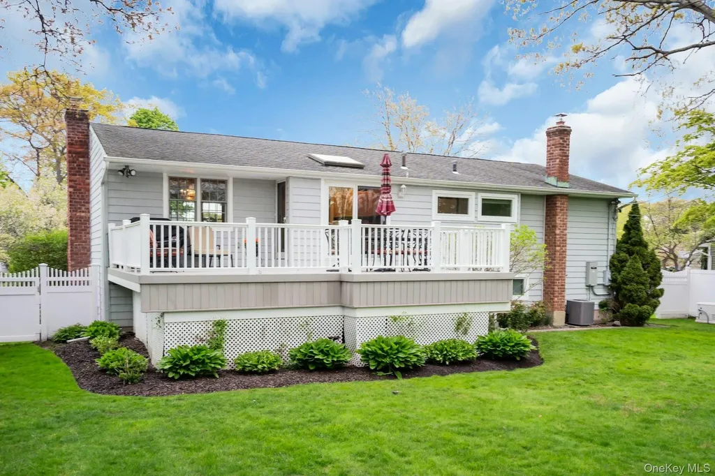 22 Abbey Drive Commack NY 11725