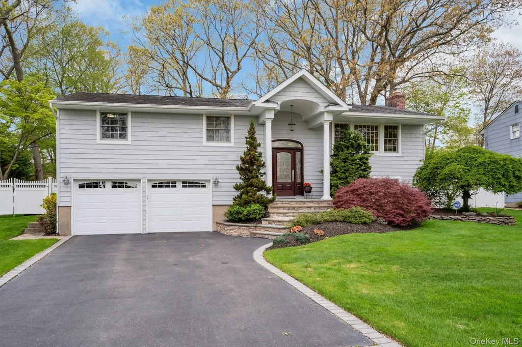 22 Abbey Drive Commack NY 11725
