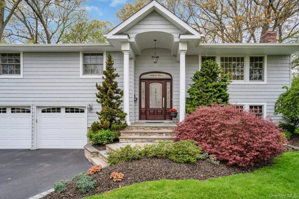 22 Abbey Drive Commack NY 11725