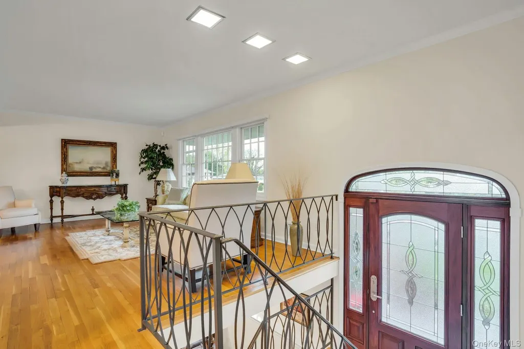 22 Abbey Drive Commack NY 11725