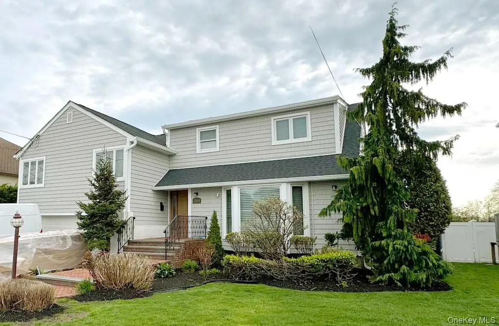 3544 Woodward Street Oceanside NY 11572
