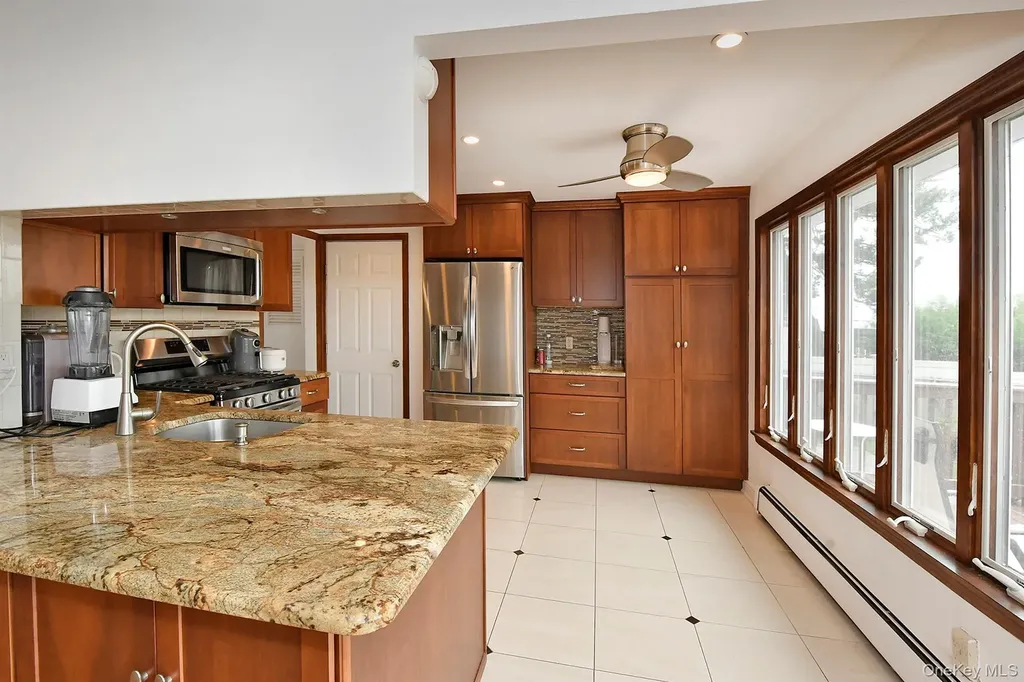 3544 Woodward Street Oceanside NY 11572