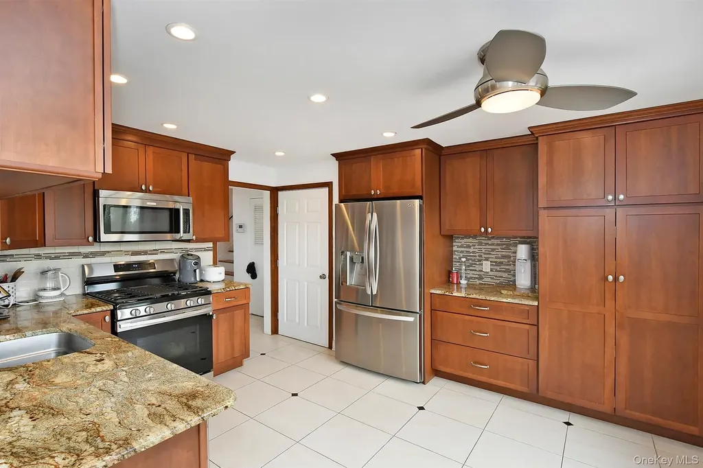 3544 Woodward Street Oceanside NY 11572
