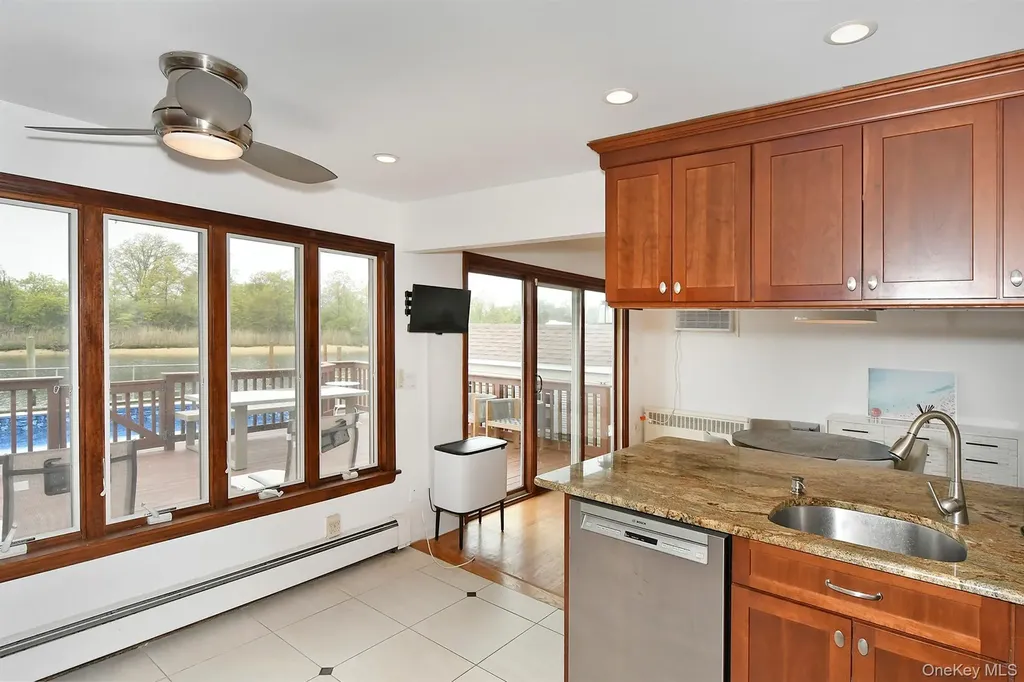 3544 Woodward Street Oceanside NY 11572