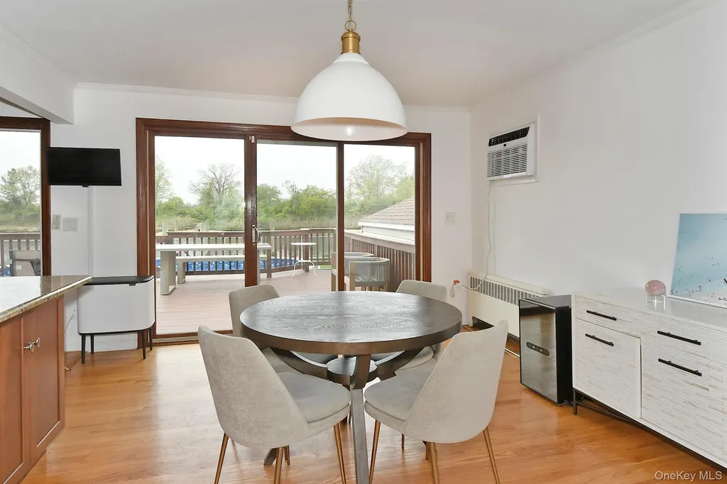 3544 Woodward Street Oceanside NY 11572