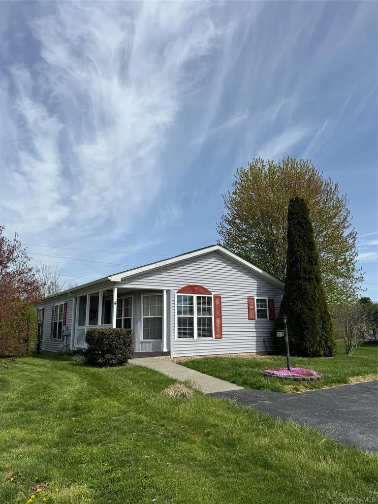 4 Delray Circle Poughkeepsie NY 12603