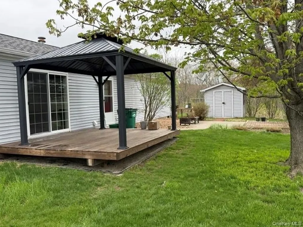 4 Delray Circle Poughkeepsie NY 12603