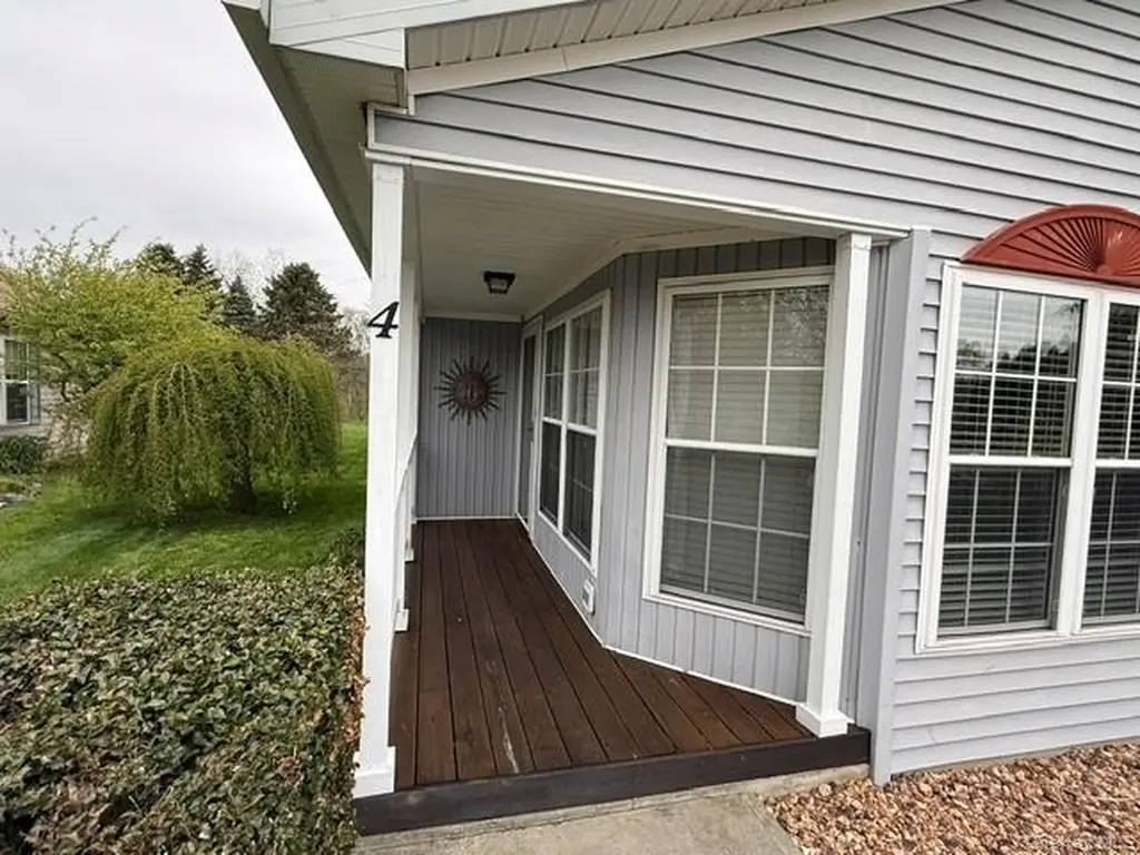 4 Delray Circle Poughkeepsie NY 12603