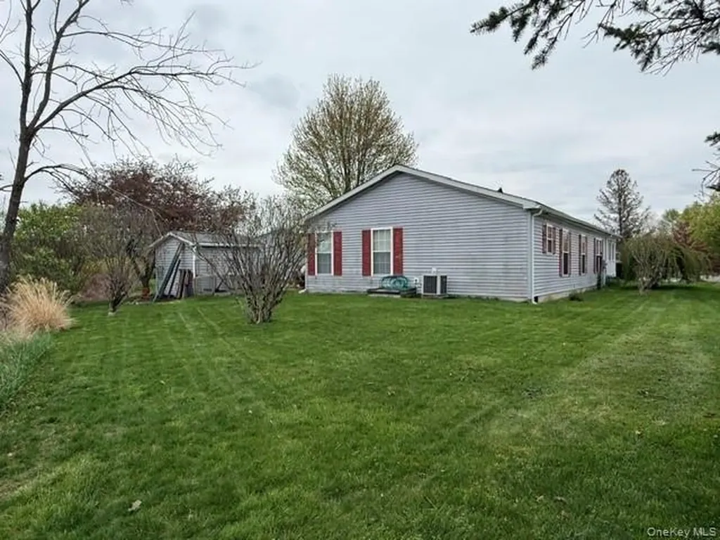 4 Delray Circle Poughkeepsie NY 12603