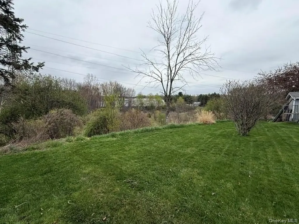 4 Delray Circle Poughkeepsie NY 12603