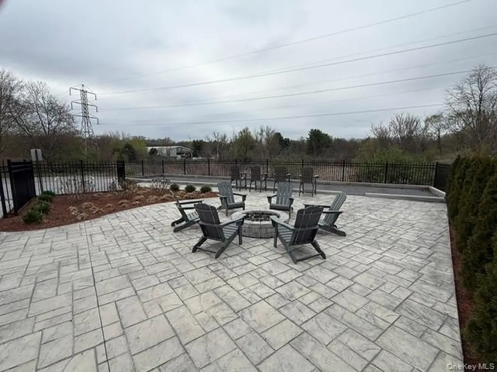 4 Delray Circle Poughkeepsie NY 12603