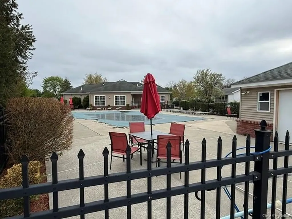 4 Delray Circle Poughkeepsie NY 12603