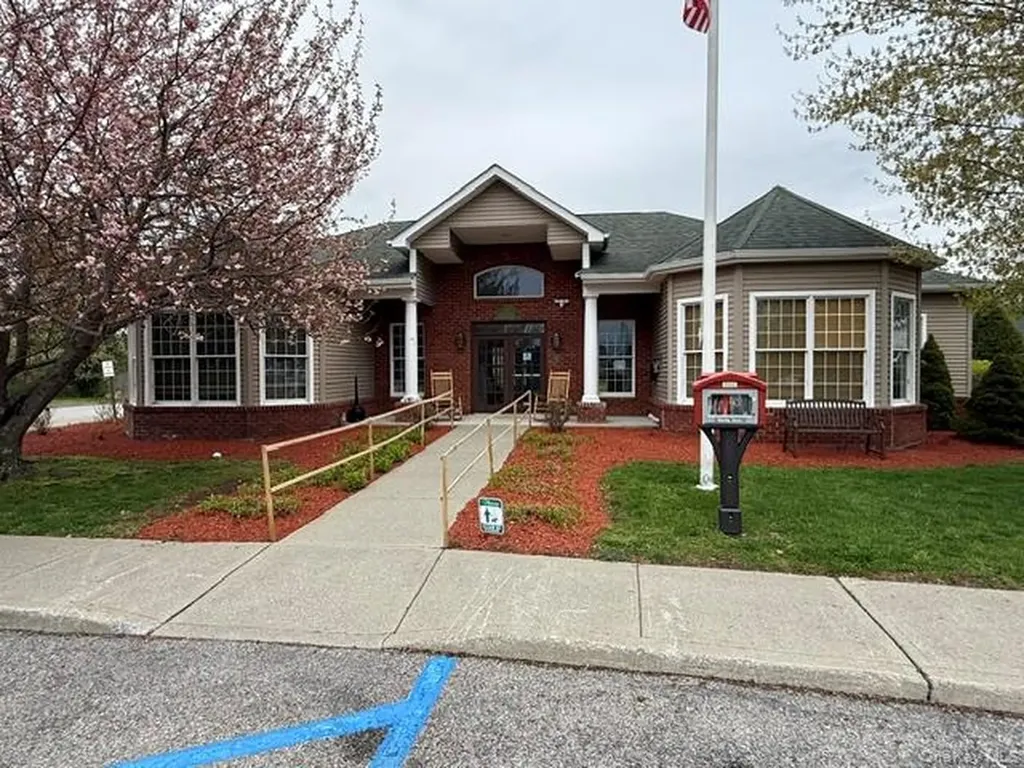 4 Delray Circle Poughkeepsie NY 12603