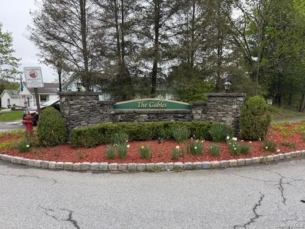 4 Delray Circle Poughkeepsie NY 12603