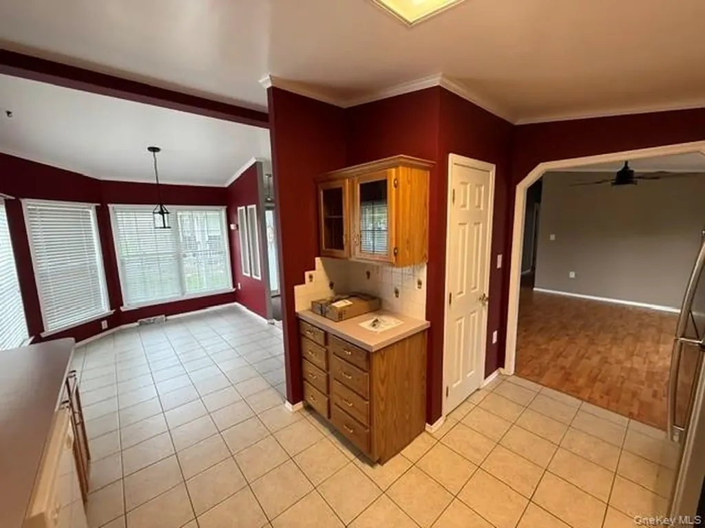 4 Delray Circle Poughkeepsie NY 12603