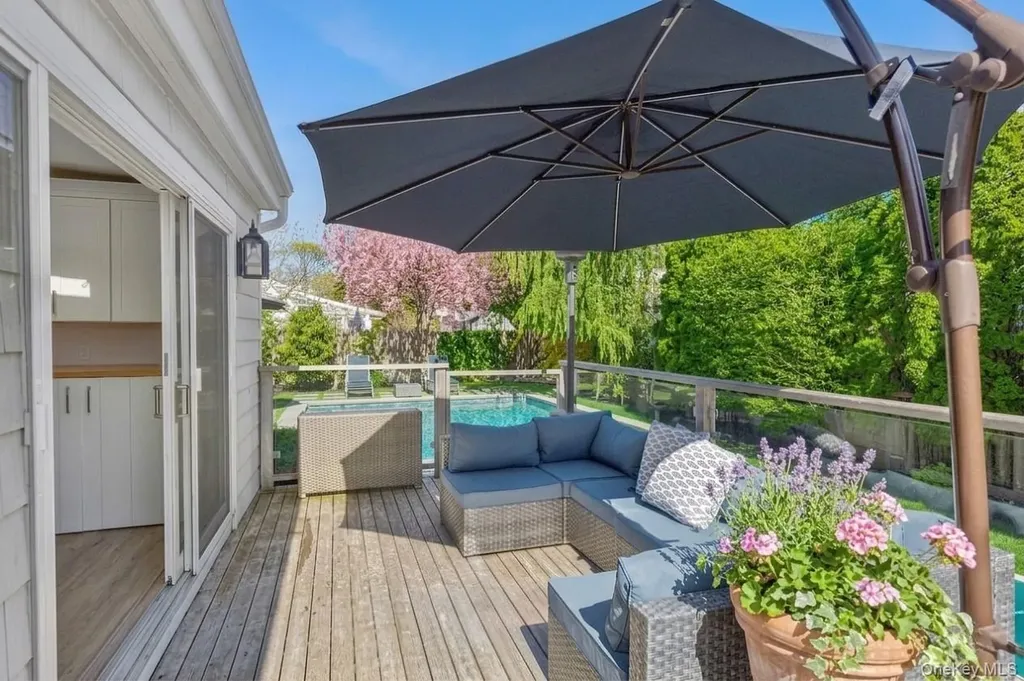 8 Elder Avenue Hampton Bays NY 11946
