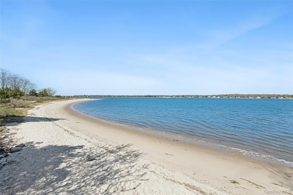 8 Elder Avenue Hampton Bays NY 11946