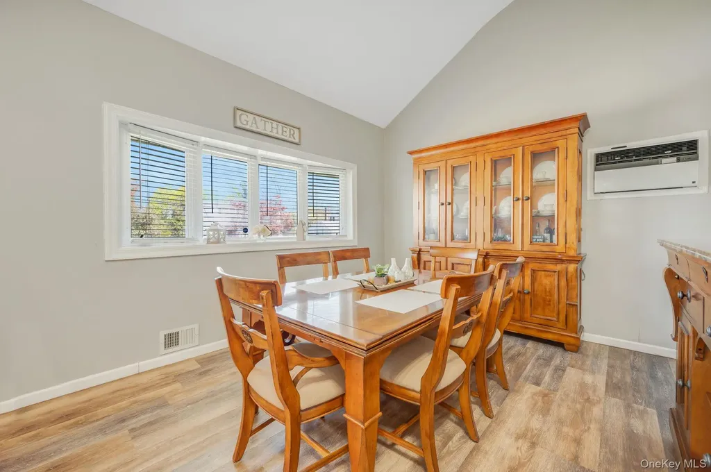477 N Indiana Avenue Lindenhurst NY 11757