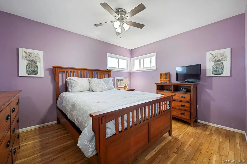 477 N Indiana Avenue Lindenhurst NY 11757