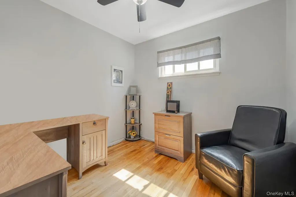 477 N Indiana Avenue Lindenhurst NY 11757