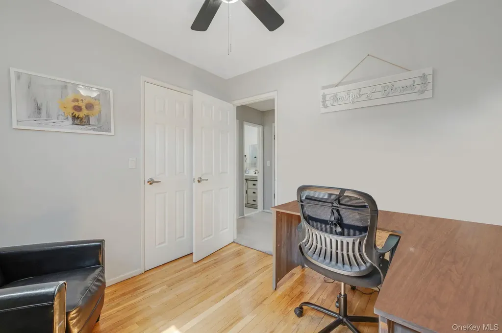 477 N Indiana Avenue Lindenhurst NY 11757