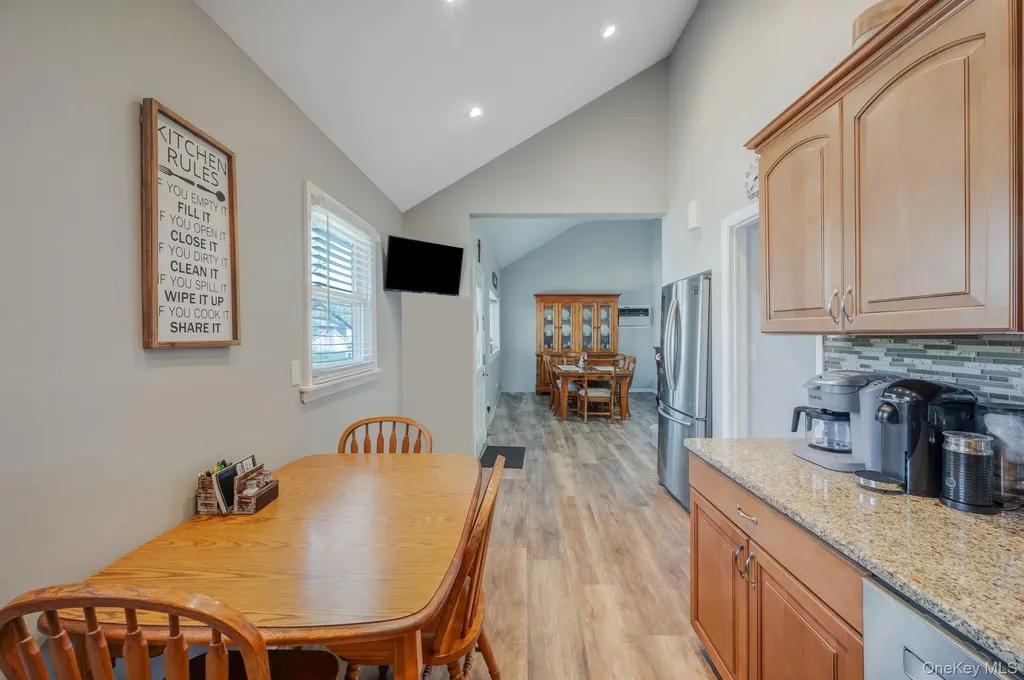 477 N Indiana Avenue Lindenhurst NY 11757