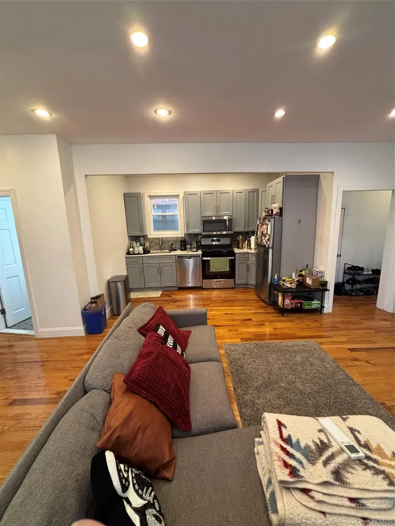 2866 Dudley Avenue Bronx NY 10461