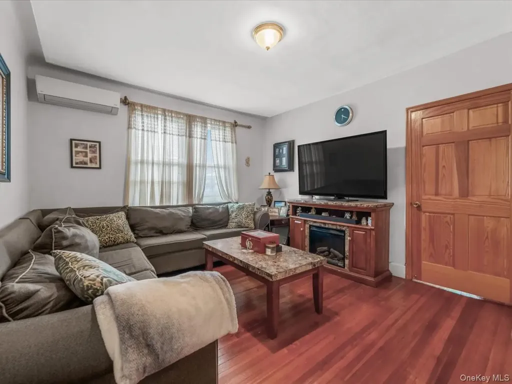 14702 33rd Avenue Flushing NY 11354