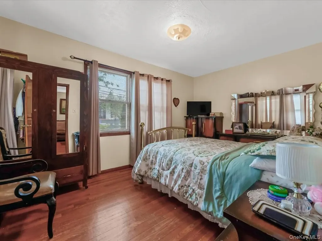 14702 33rd Avenue Flushing NY 11354