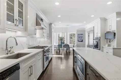 11 Thornewood Road Armonk NY 10504