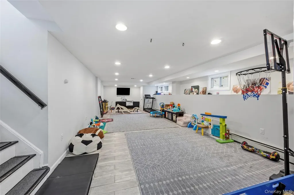 1970 Brook Park Drive Merrick NY 11566