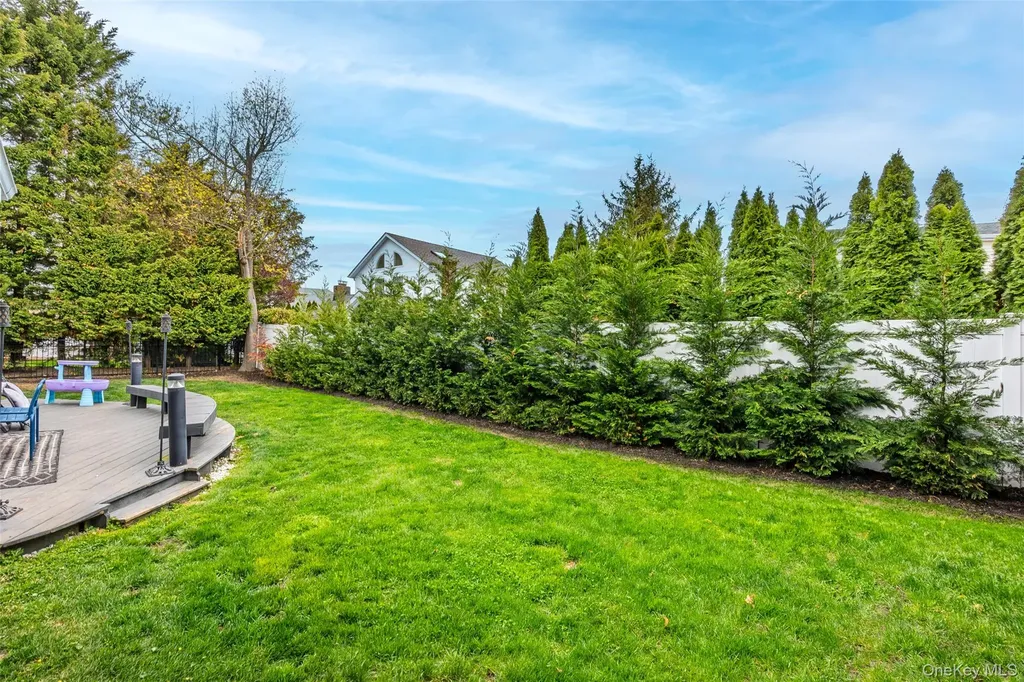 1970 Brook Park Drive Merrick NY 11566