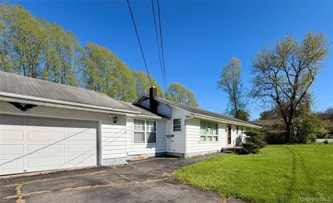 24 Cherry Lane Ellenville NY 12428