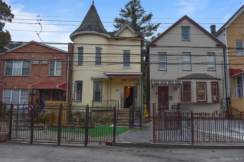 740 E 218th Street Bronx NY 10467