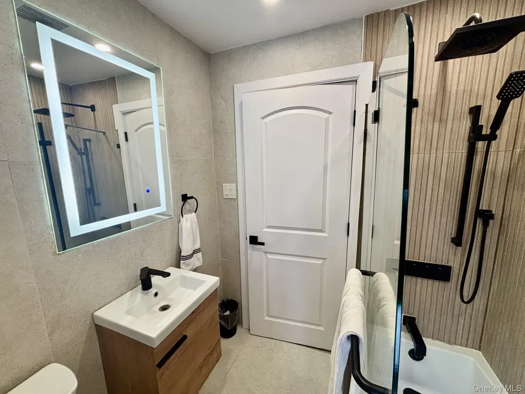 43 Rolling Street Lynbrook NY 11563