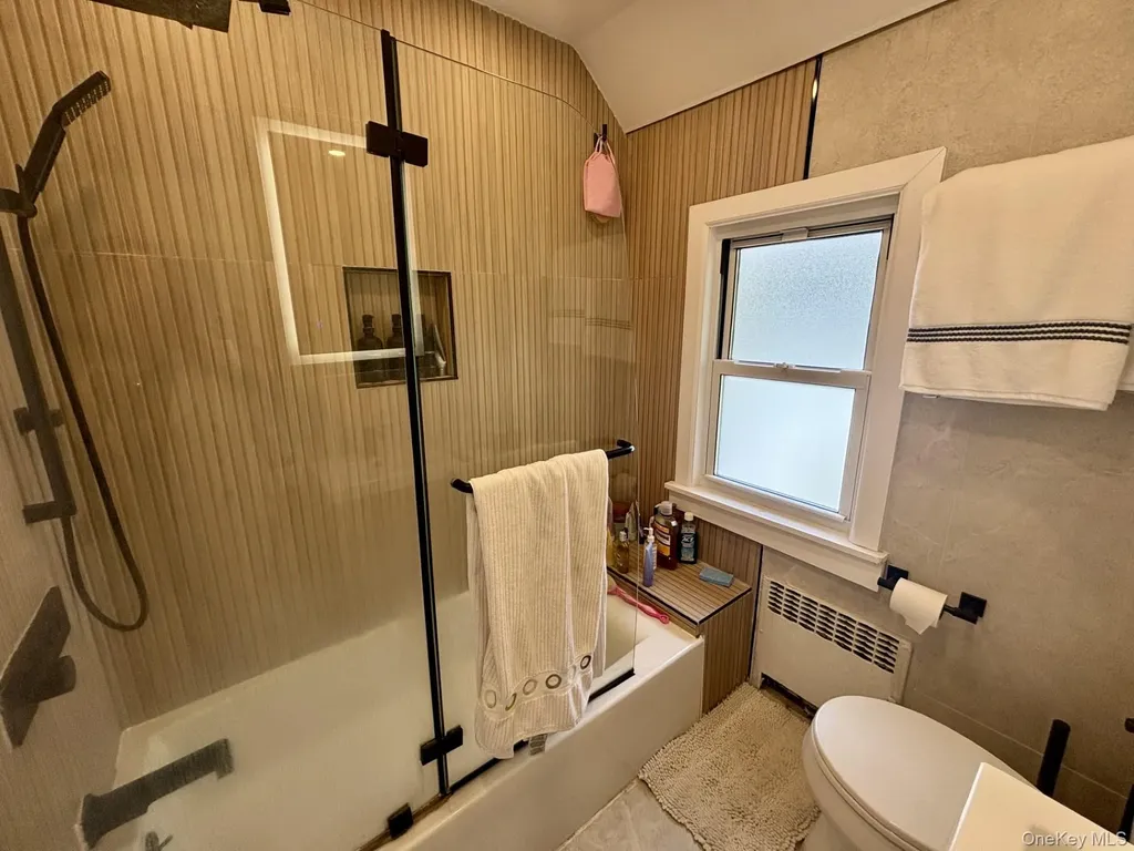 43 Rolling Street Lynbrook NY 11563