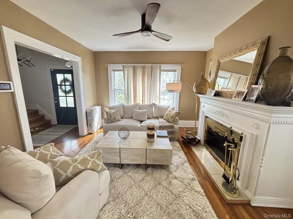 43 Rolling Street Lynbrook NY 11563