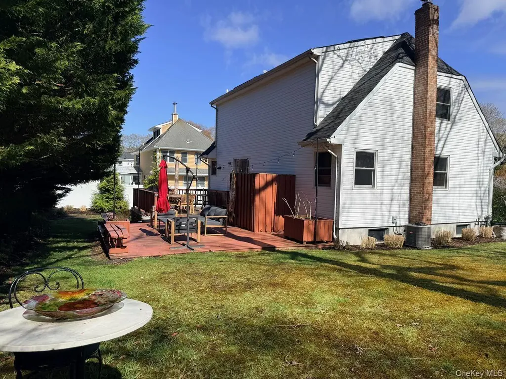 58 Ocean Avenue Hampton Bays NY 11946
