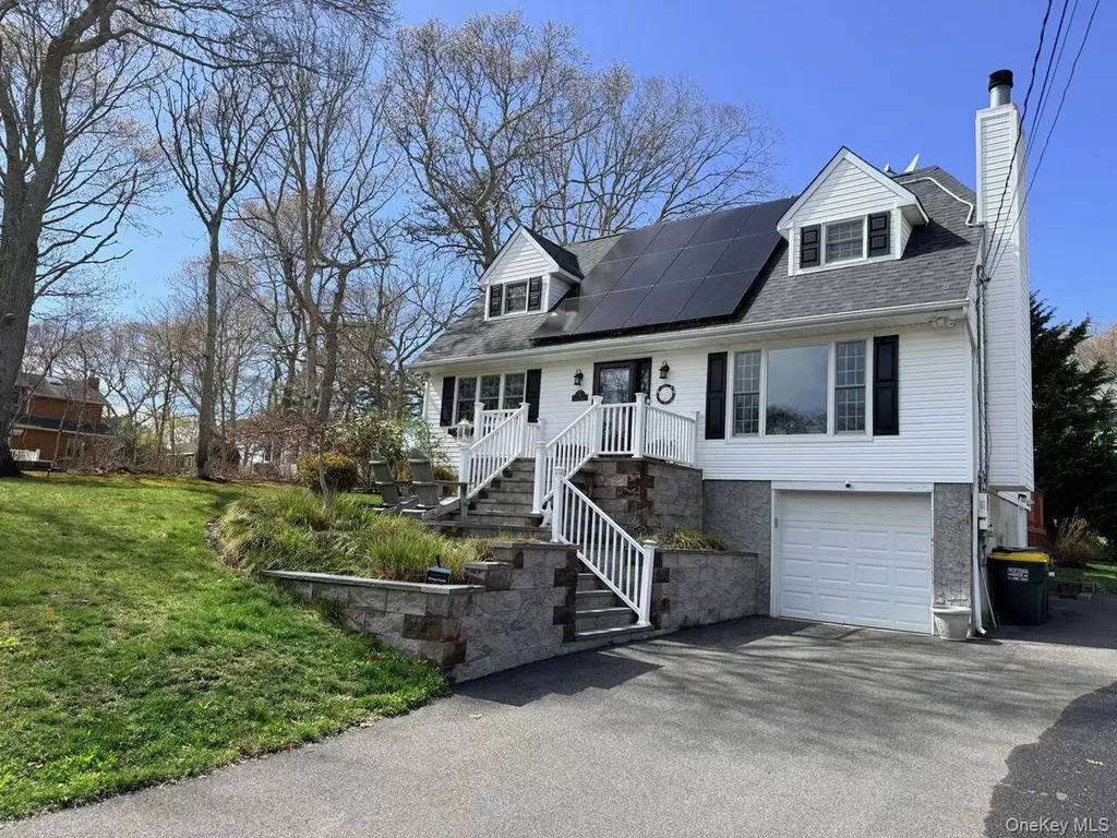 58 Ocean Avenue Hampton Bays NY 11946