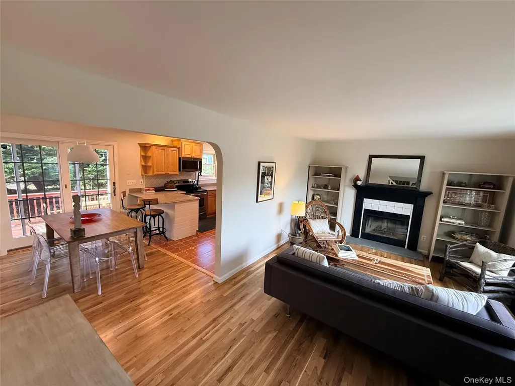 58 Ocean Avenue Hampton Bays NY 11946