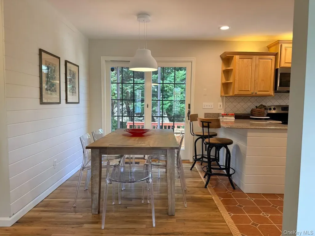 58 Ocean Avenue Hampton Bays NY 11946